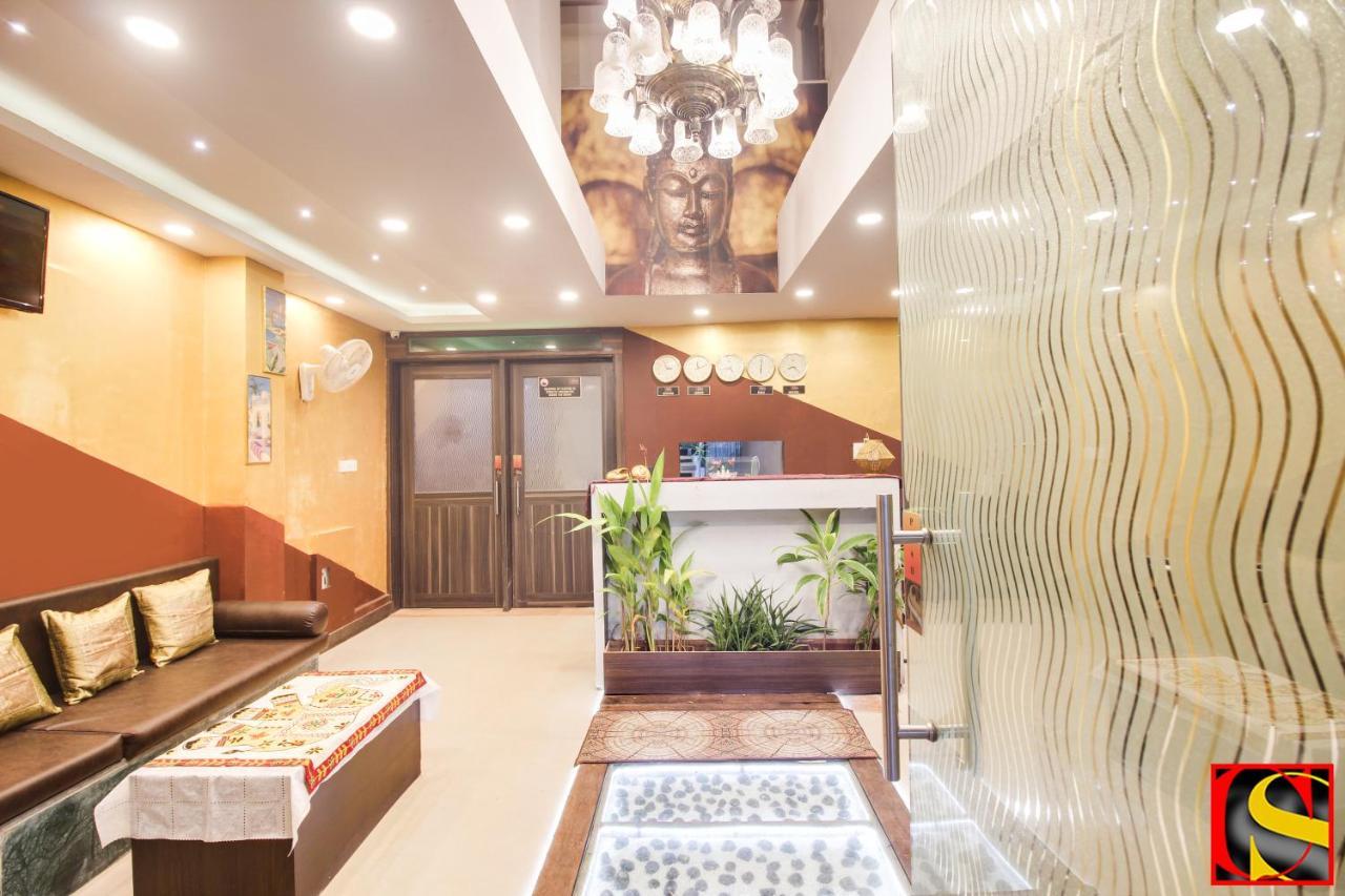 Candolim Sands Hotell Exteriör bild