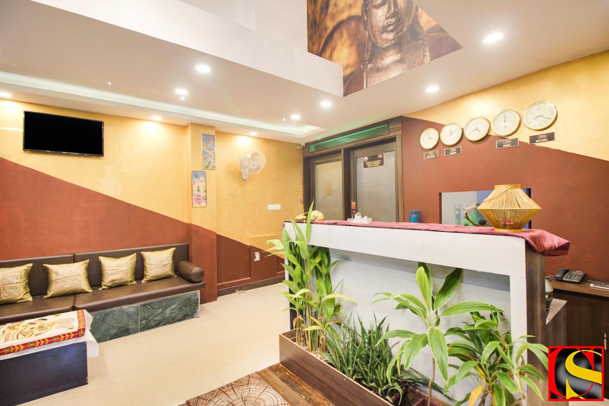 Candolim Sands Hotell Exteriör bild