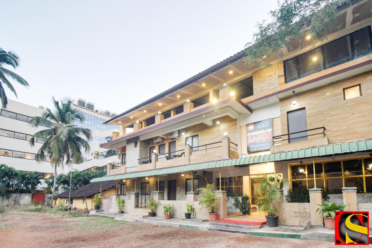 Candolim Sands Hotell Exteriör bild