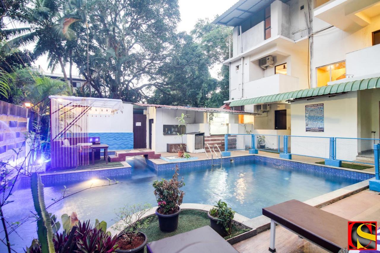 Candolim Sands Hotell Exteriör bild