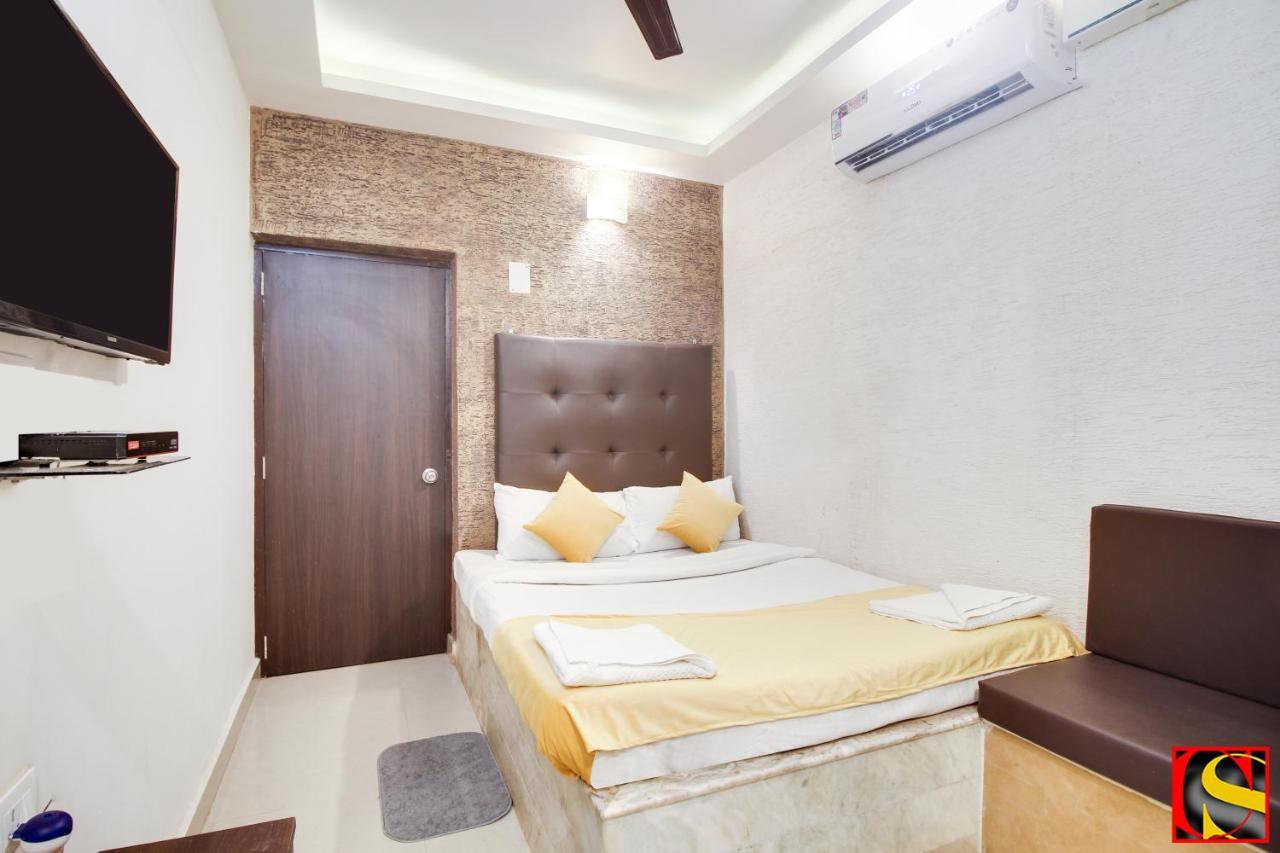Candolim Sands Hotell Exteriör bild